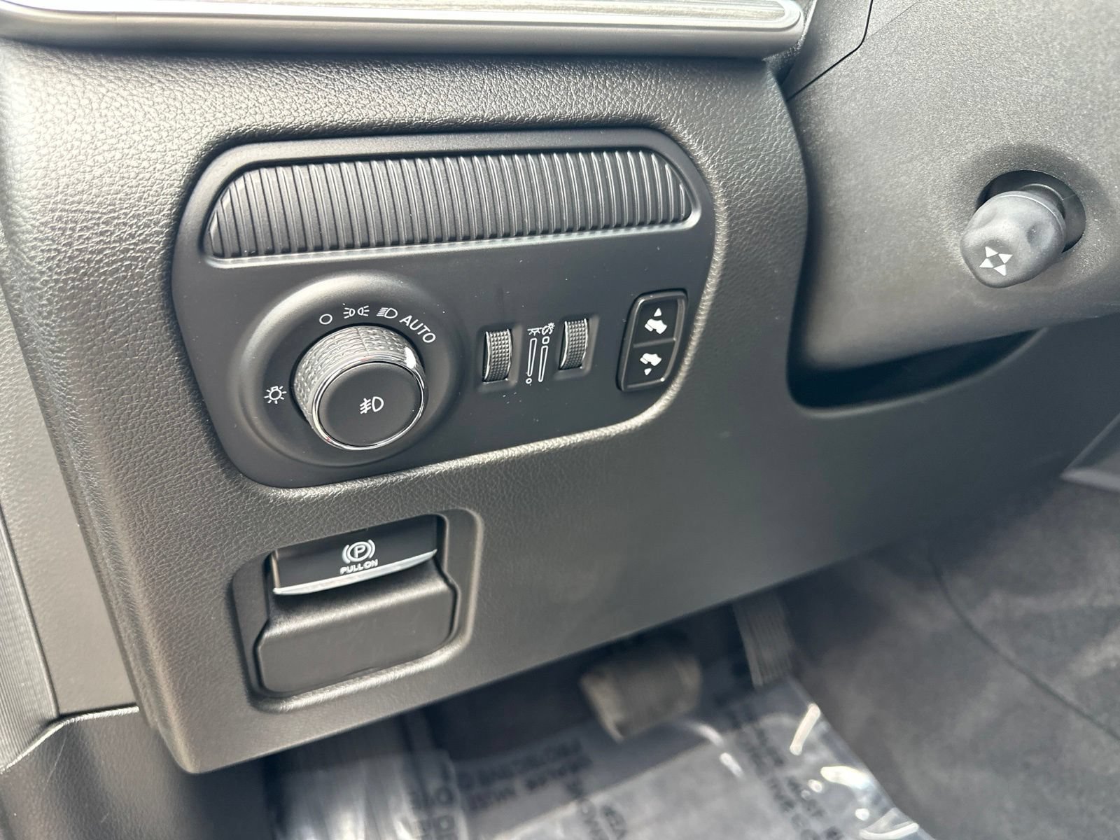 Used 2024 Jeep Wagoneer Series II AWD/4WD image 14