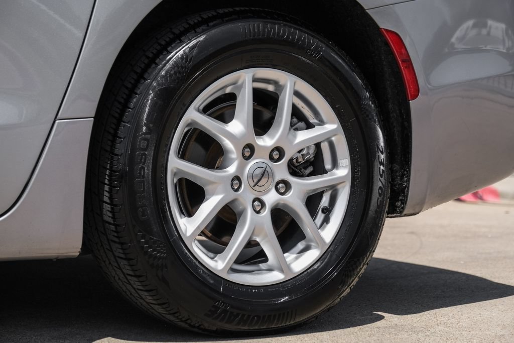 Used 2021 Chrysler Pacifica Touring-L FWD image 60