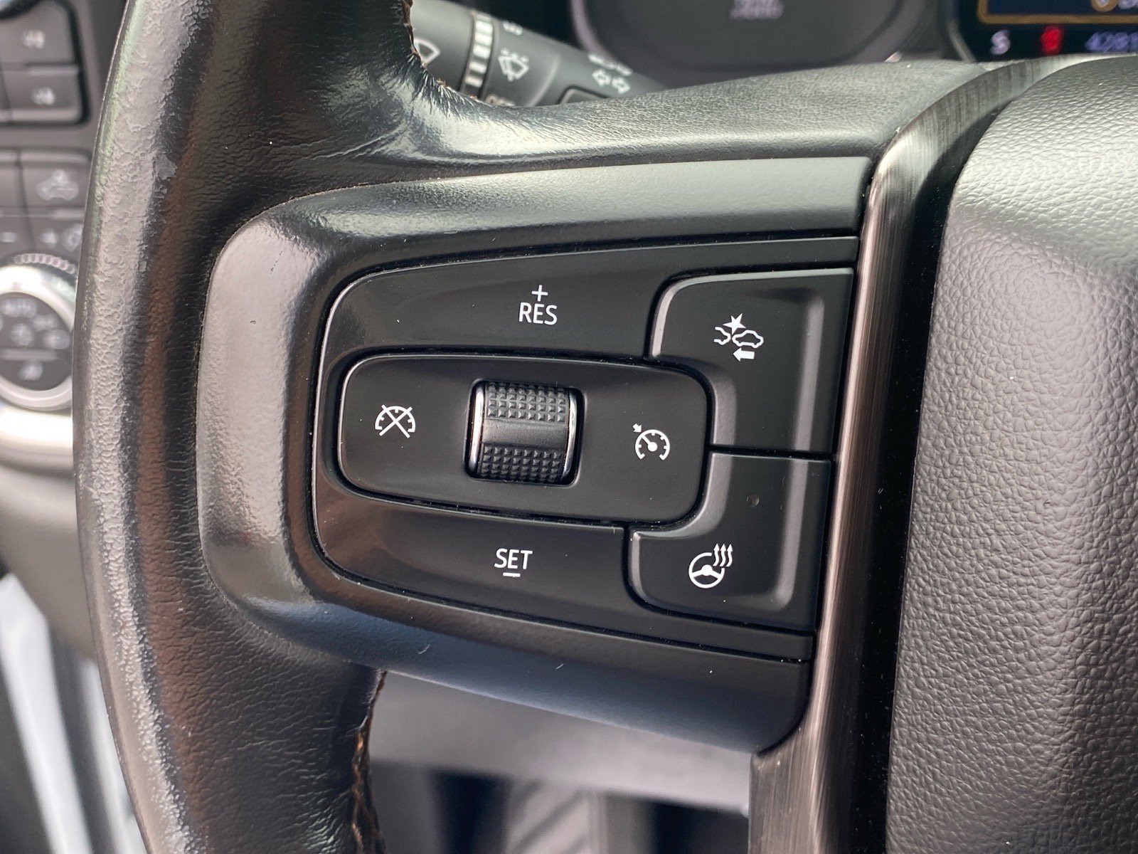 Used 2022 GMC Sierra 2500 AT4 w/ AT4 Premium Plus Package image 18