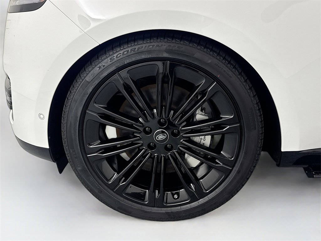 New 2025 Land Rover Range Rover SE image 30