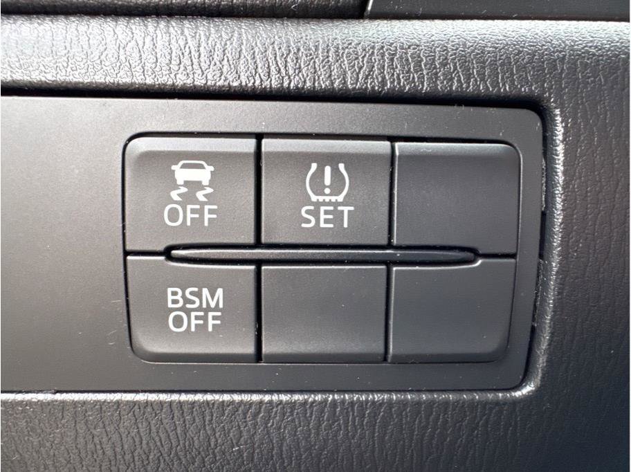 Used 2014 MAZDA MAZDA3 i Touring image 22