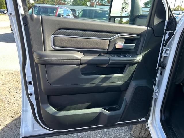New 2026 RAM 3500 Big Horn AWD/4WD image 10