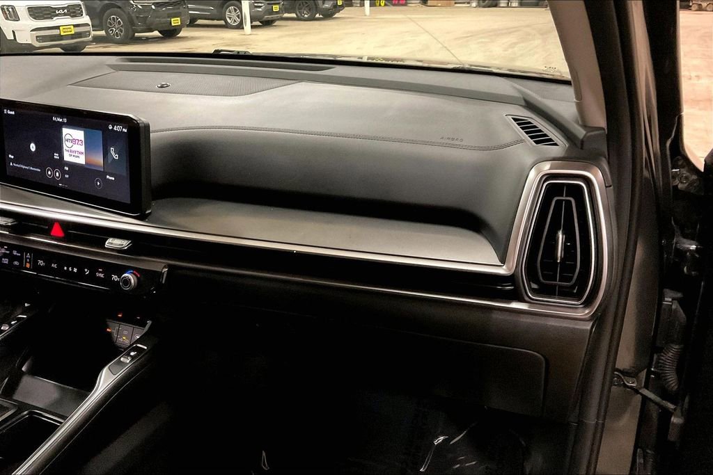 Used 2024 Kia Sorento S image 15