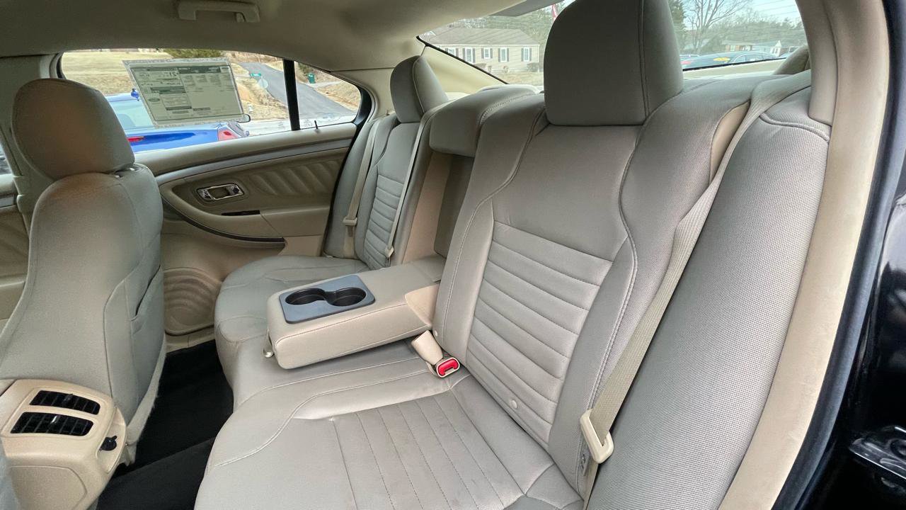 Used 2017 Ford Taurus SE image 21