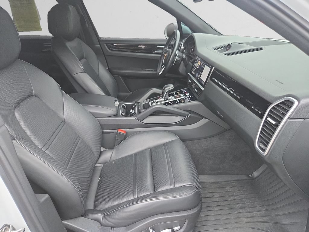Used 2019 Porsche Cayenne AWD/4WD image 16