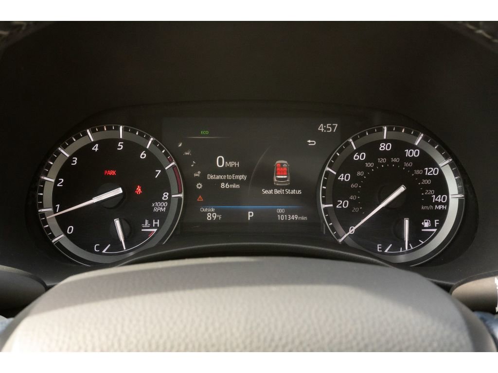 Used 2020 Toyota Highlander XLE FWD image 24
