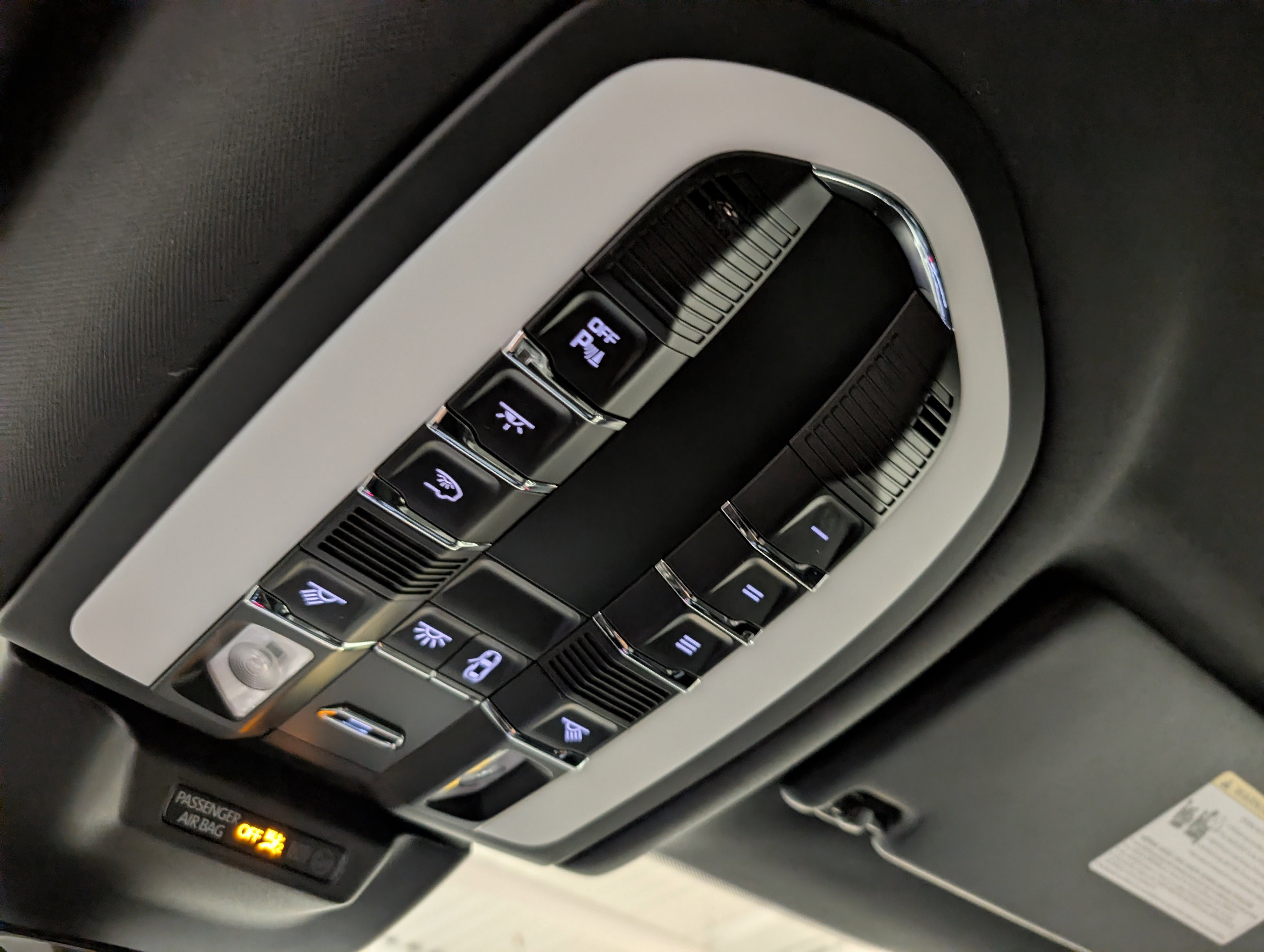 Certified 2026 Porsche Macan image 37