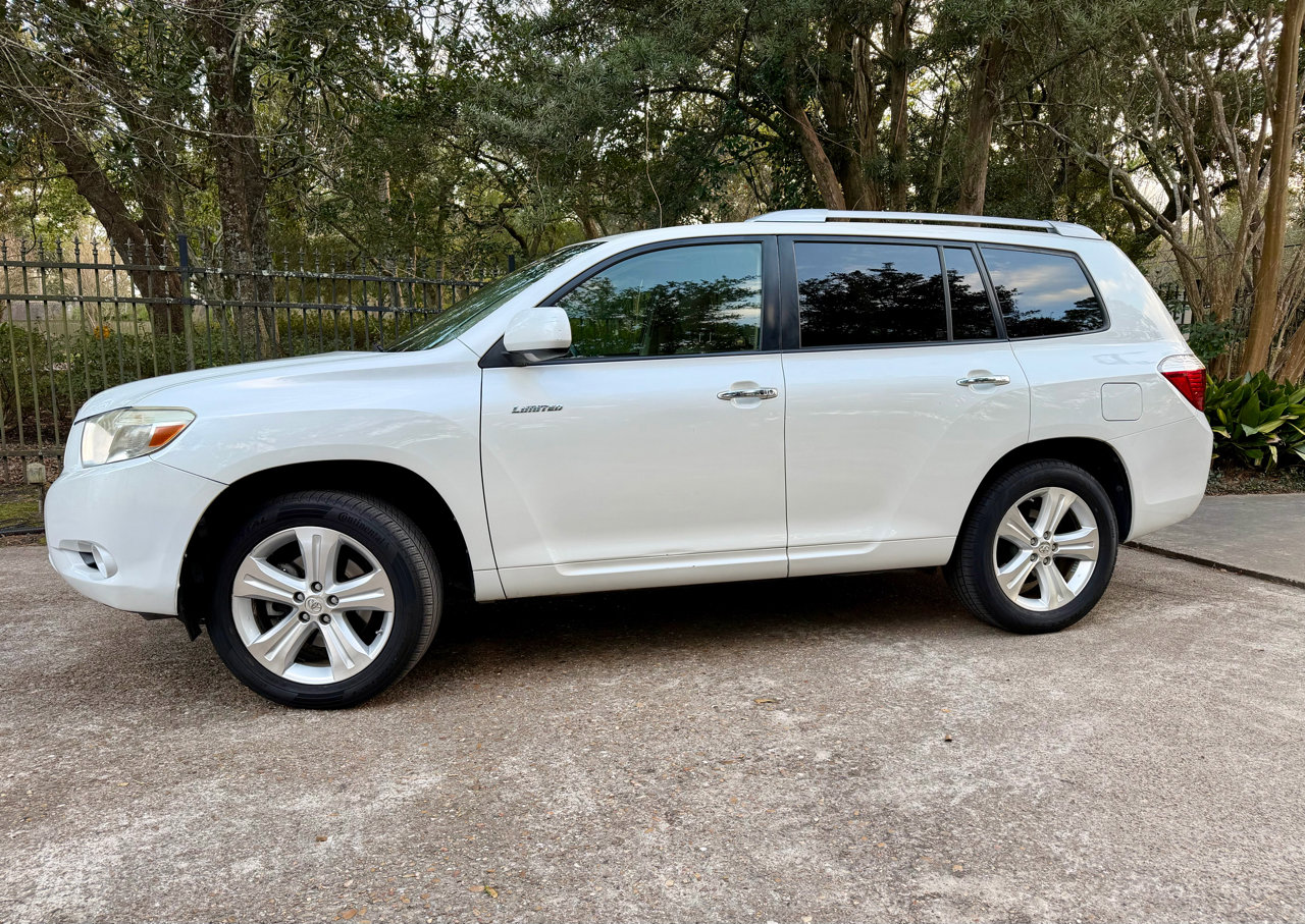 Used 2010 Toyota Highlander Limited image 3