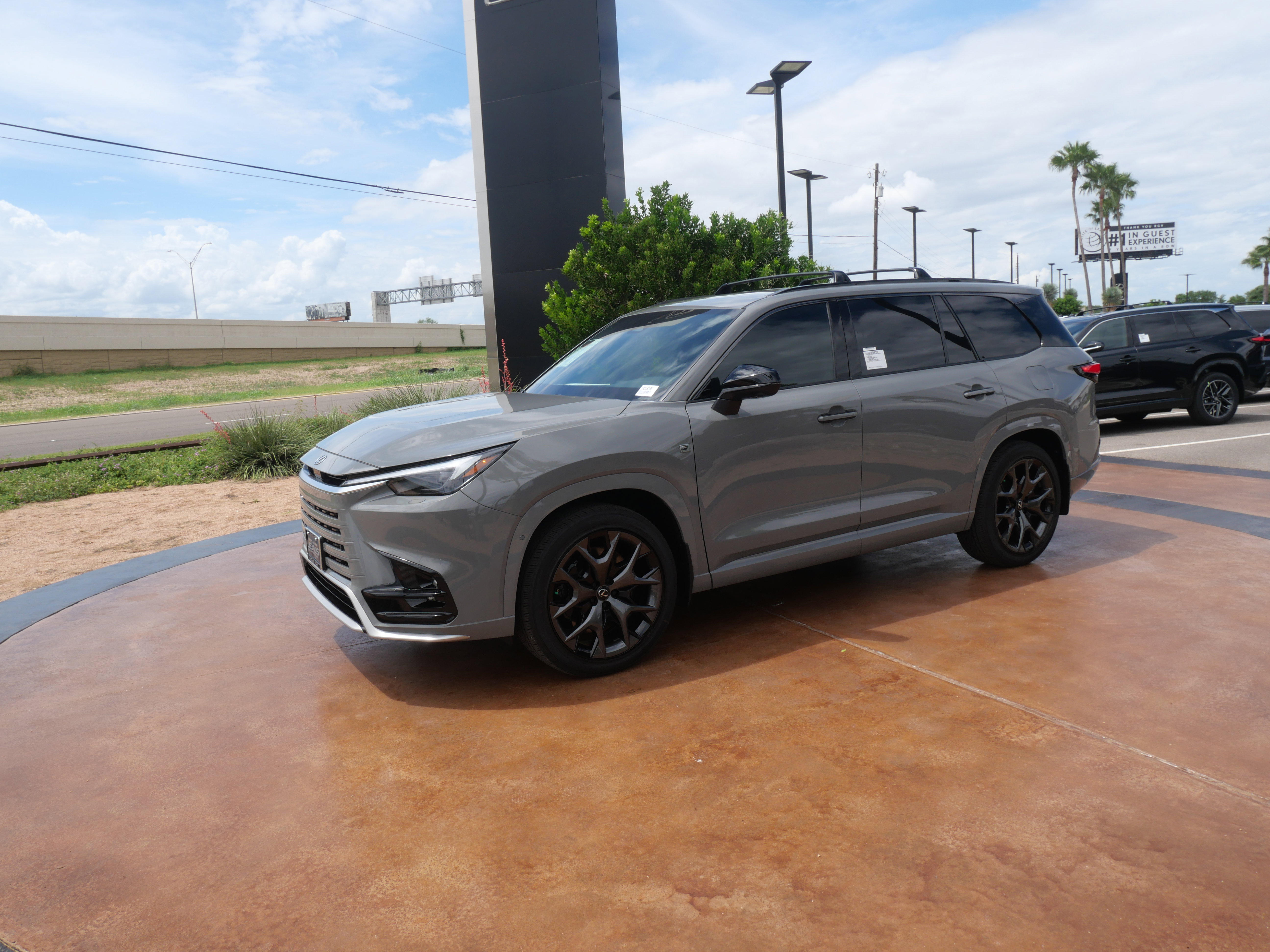 New 2025 Lexus TX 500h AWD image 5