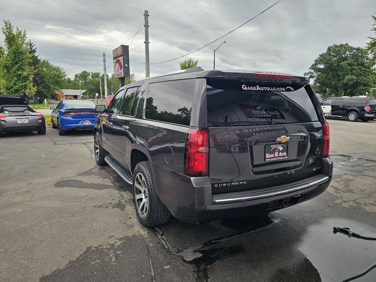 Used 2017 Chevrolet Suburban Premier AWD/4WD image 8