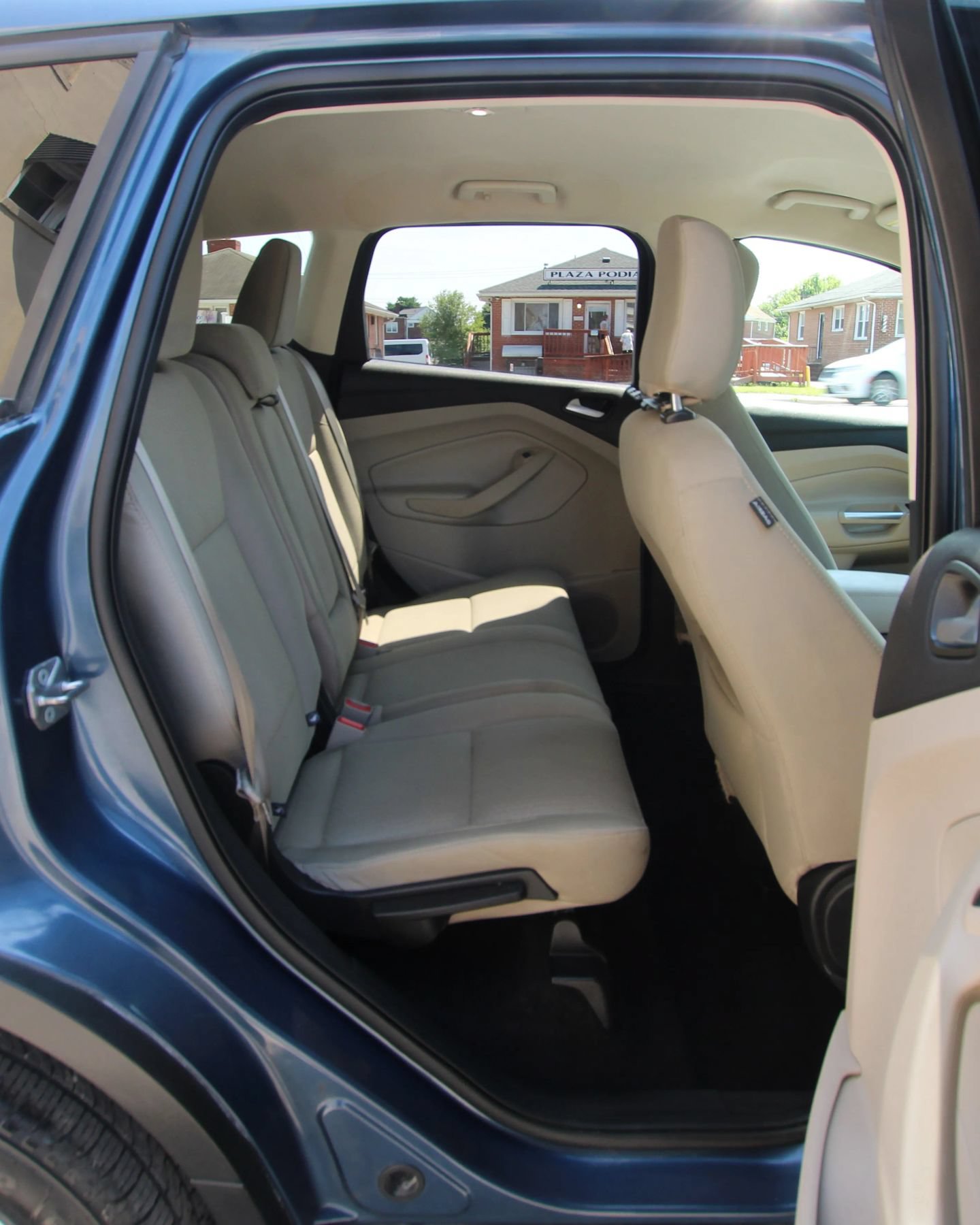 Used 2018 Ford Escape SE w/ Ford Safe & Smart Package AWD/4WD image 12
