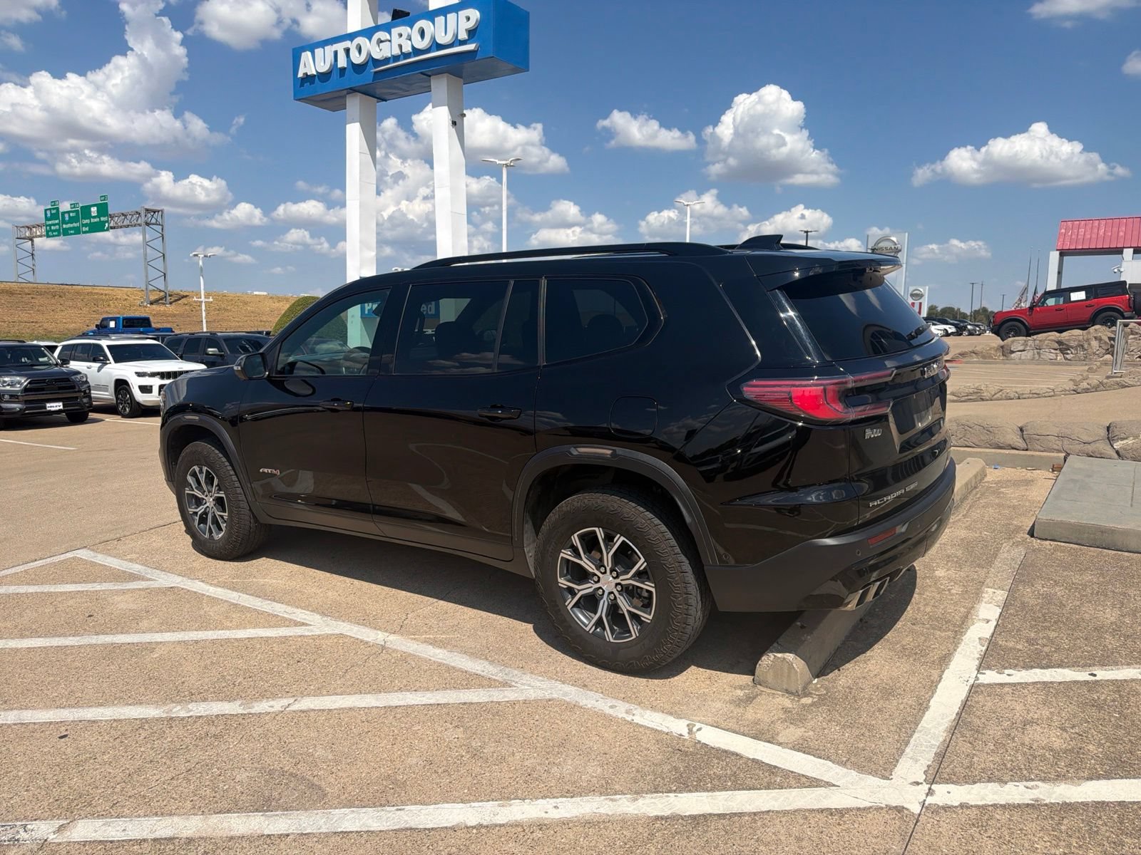 Used 2025 GMC Acadia AT4 w/ Super Cruise Package AWD/4WD image 3