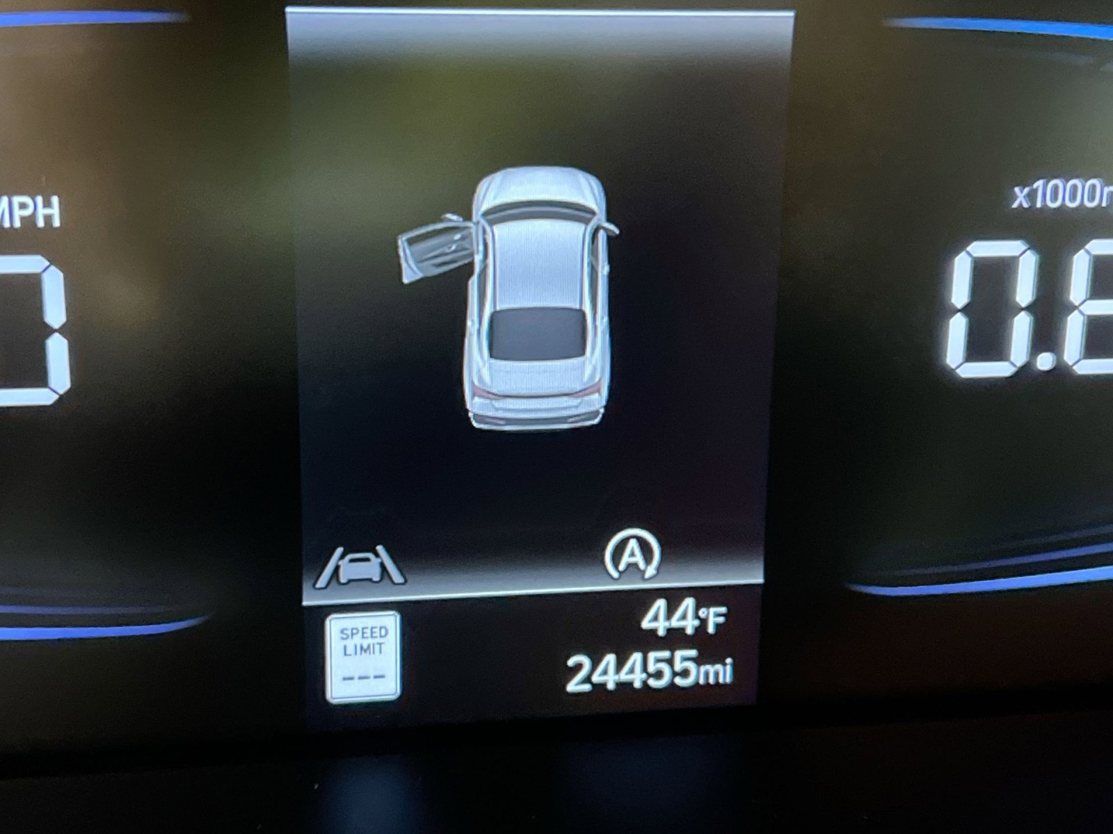 Used 2024 Hyundai Elantra SE image 27