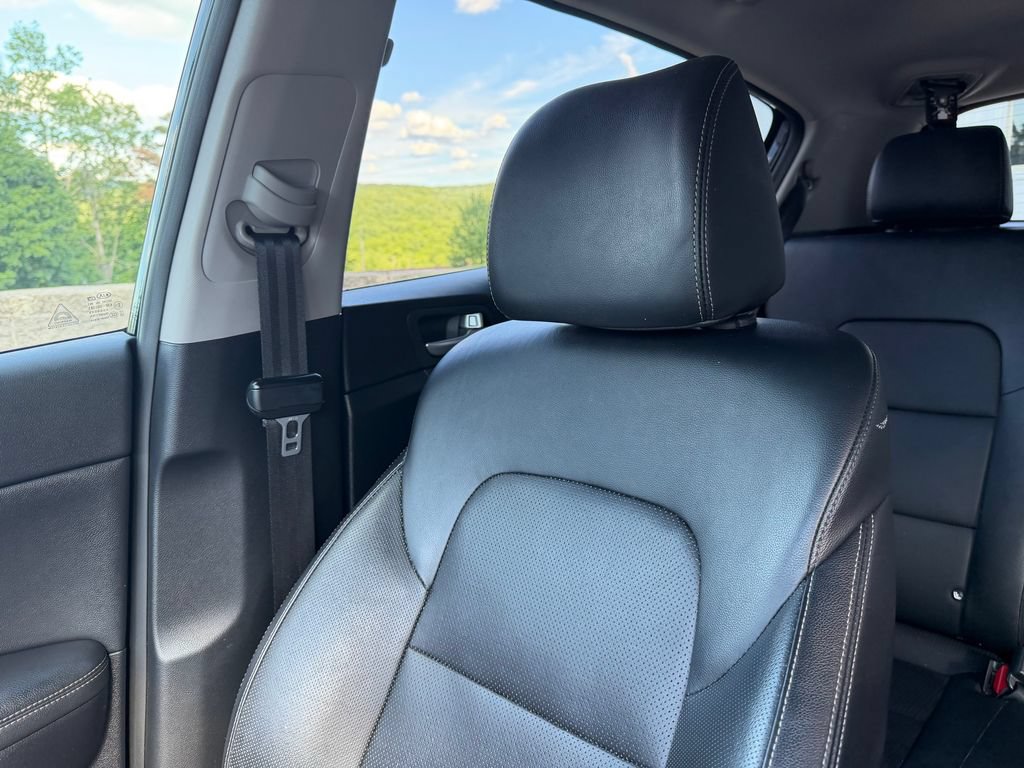 Used 2021 Kia Sportage EX w/ EX Technology Package FWD image 19