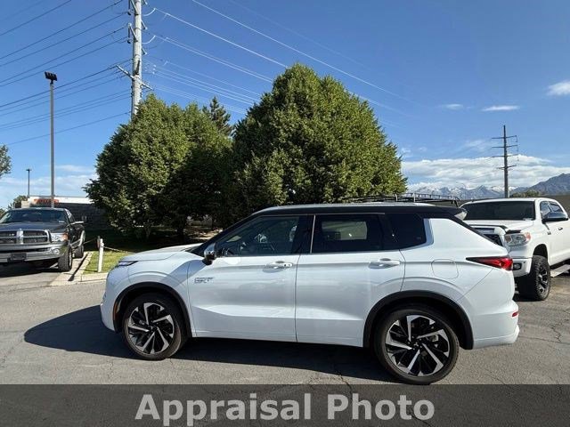 Used 2025 Mitsubishi Outlander SEL AWD/4WD image 2