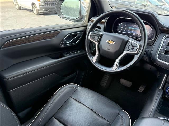 Used 2023 Chevrolet Suburban Premier image 11
