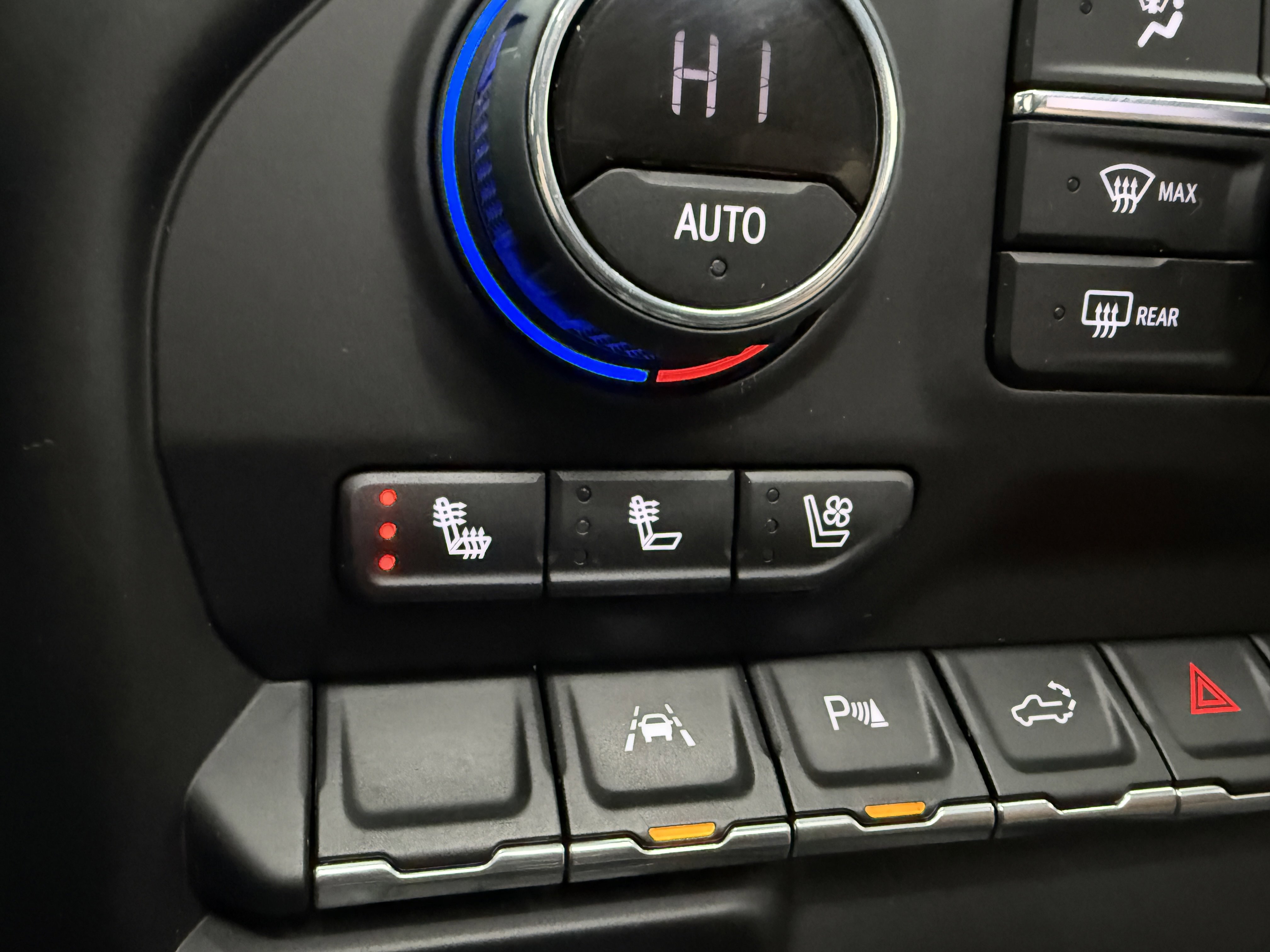 Used 2022 Chevrolet Silverado 1500 High Country w/ Technology Package image 23