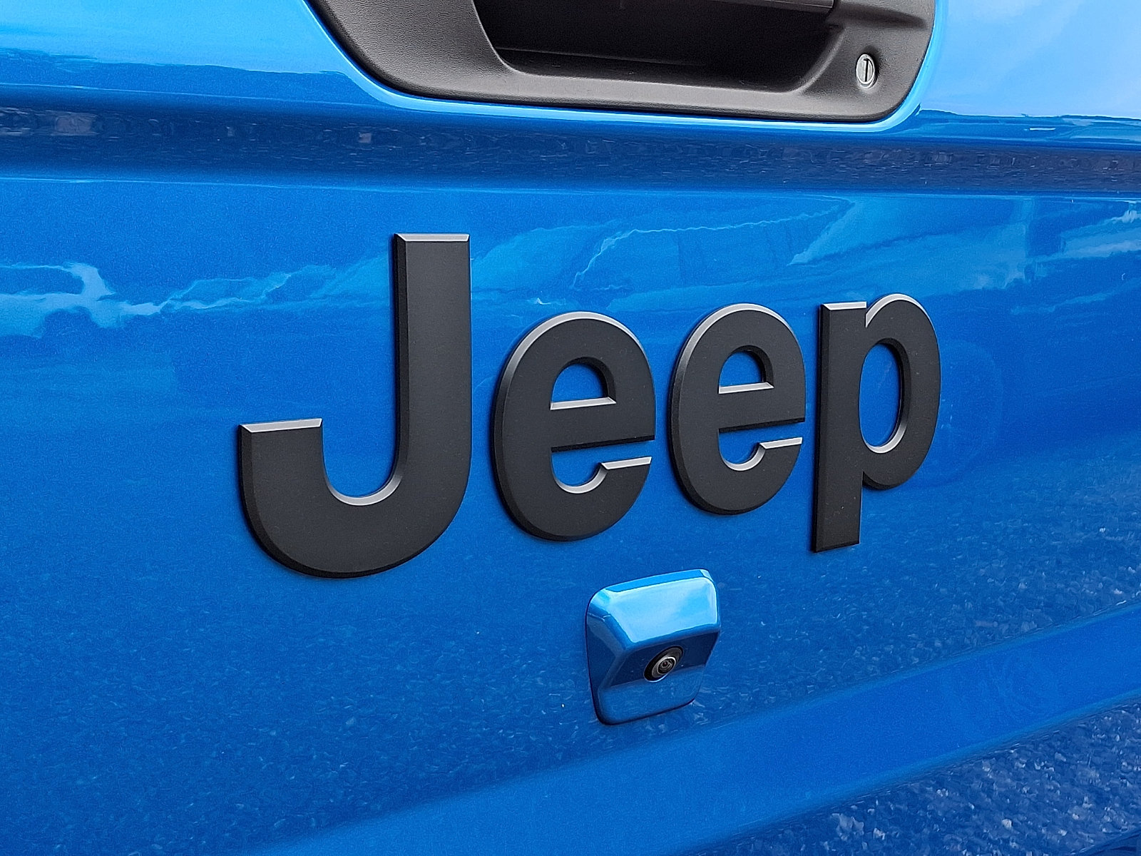 Certified 2025 Jeep Gladiator Sport AWD/4WD image 29