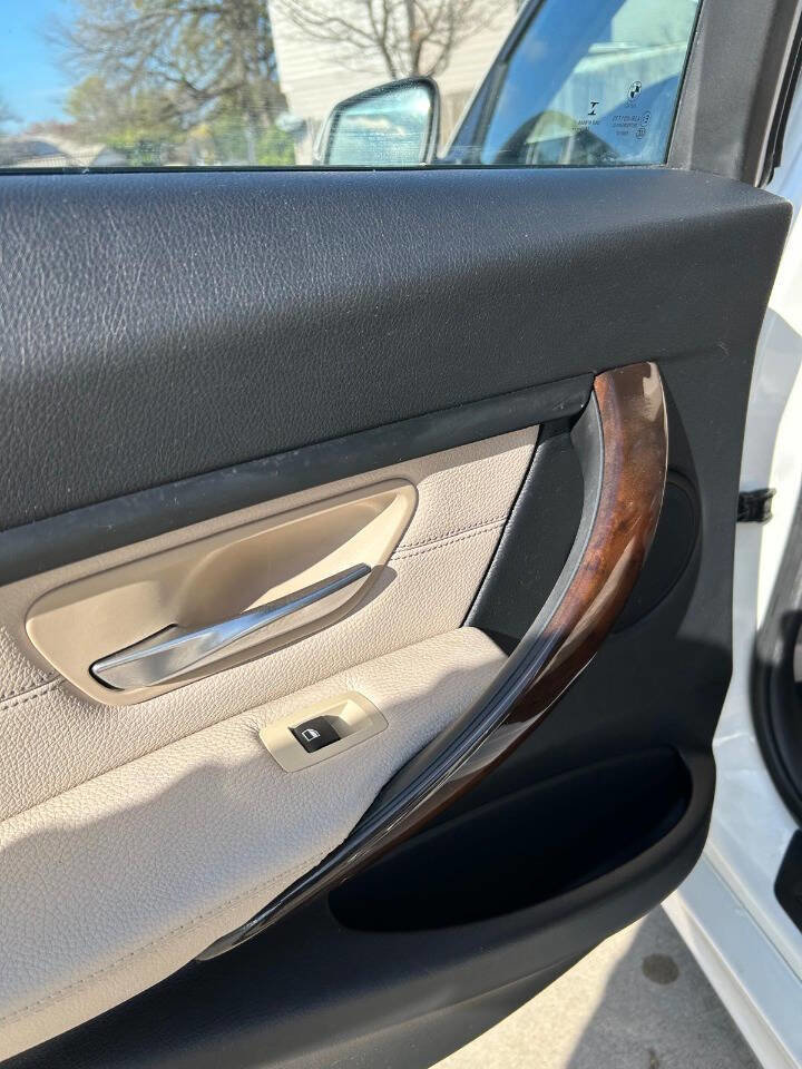 Used 2015 BMW 320i Sedan image 31