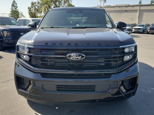 New 2026 Ford Expedition Platinum w/ Stealth Appearance Package AWD/4WD image 23