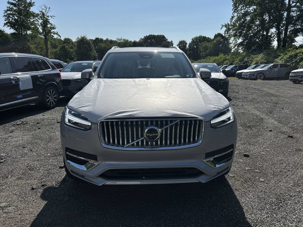 Used 2024 Volvo XC90 B6 Plus w/ Protection Package Premier AWD/4WD image 3
