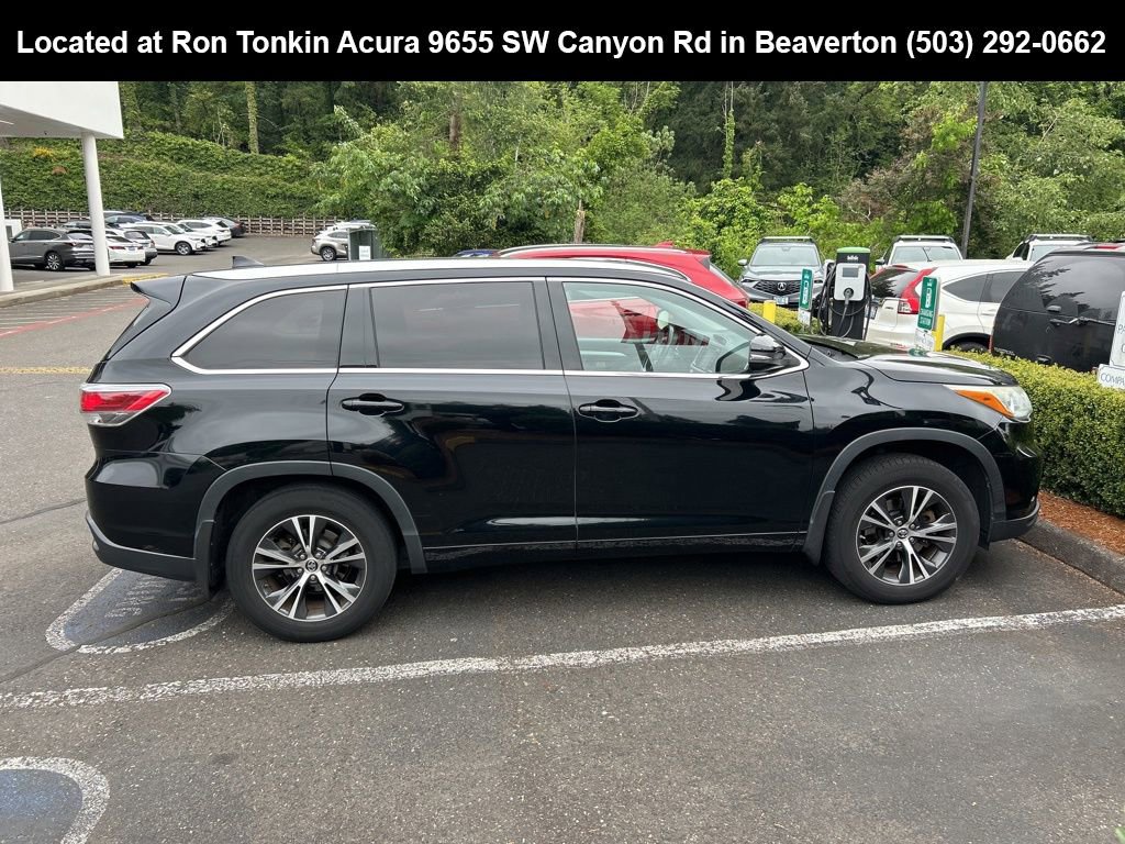 Used 2016 Toyota Highlander XLE AWD/4WD image 4