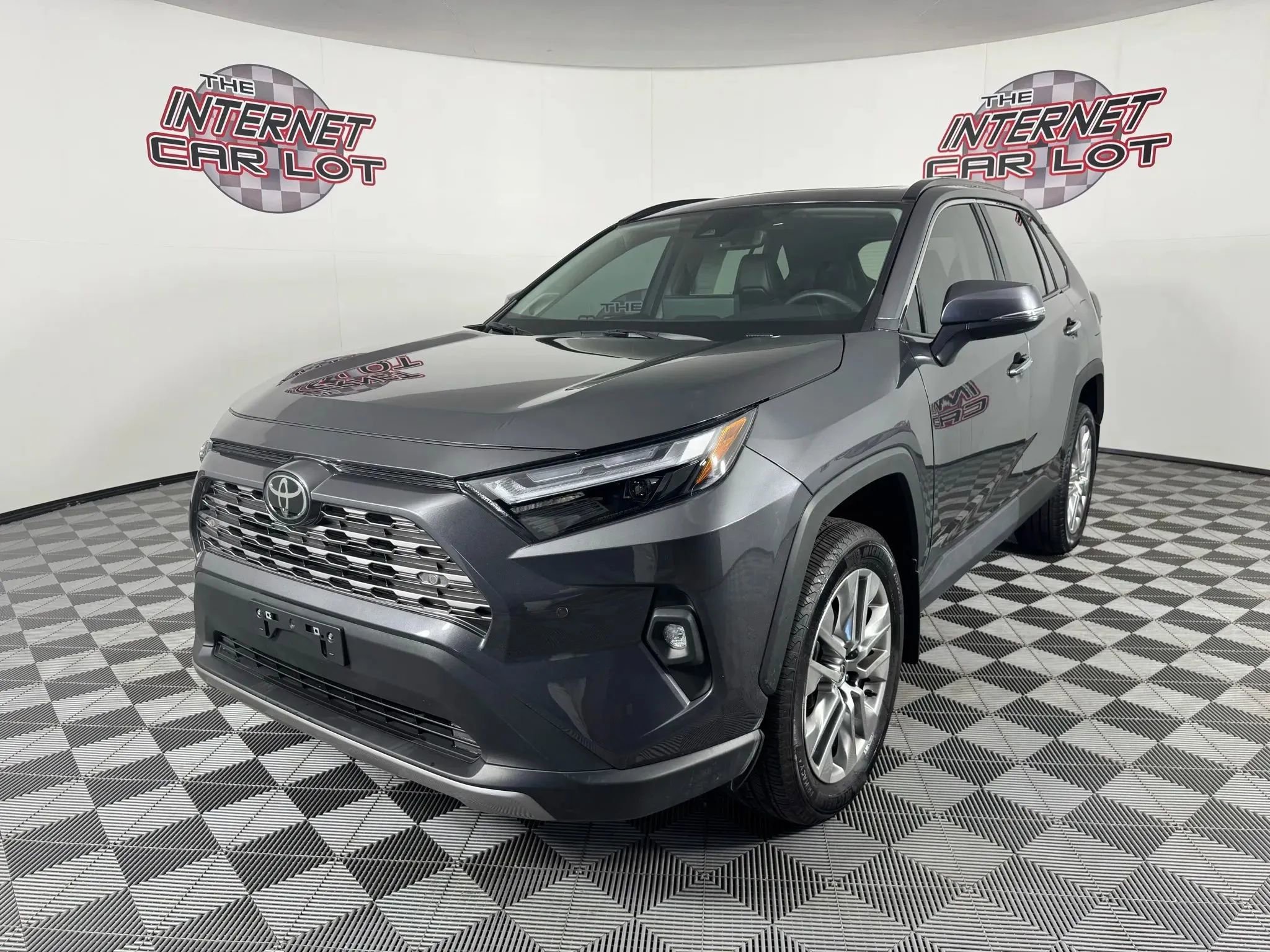 Used 2025 Toyota RAV4 Limited image 3