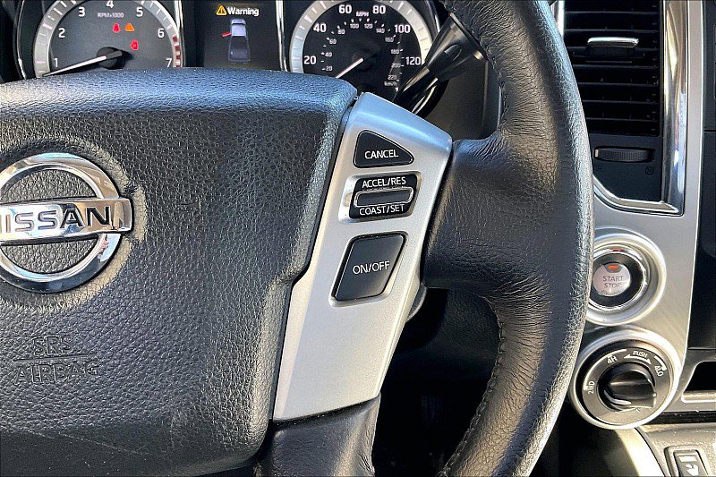 Used 2018 Nissan Titan SL image 12