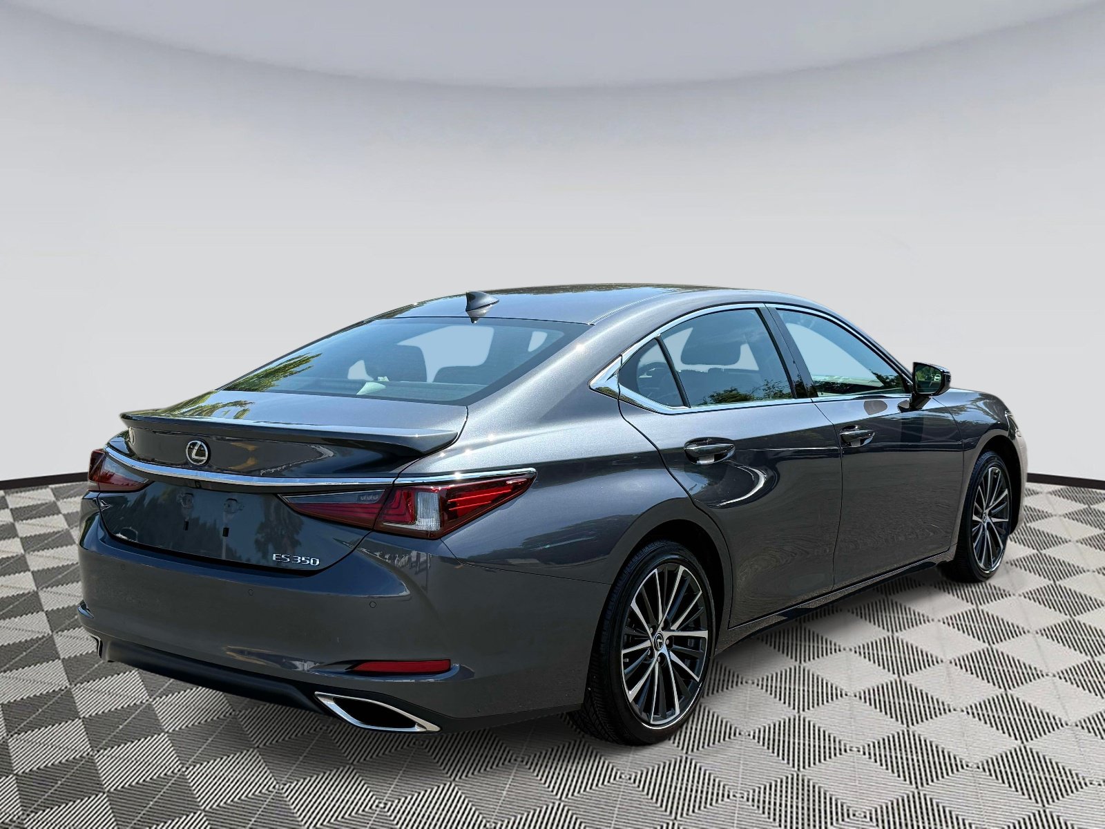 Used 2025 Lexus ES 350 w/ Premium Package FWD image 2
