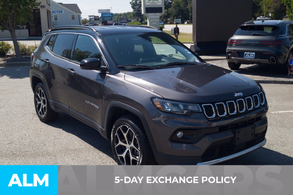 Used 2024 Jeep Compass Limited AWD/4WD image 3