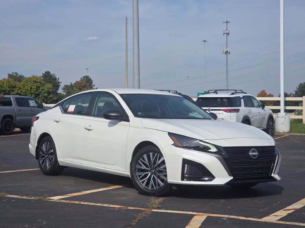 New 2026 Nissan Altima 2.5 SV FWD image 2