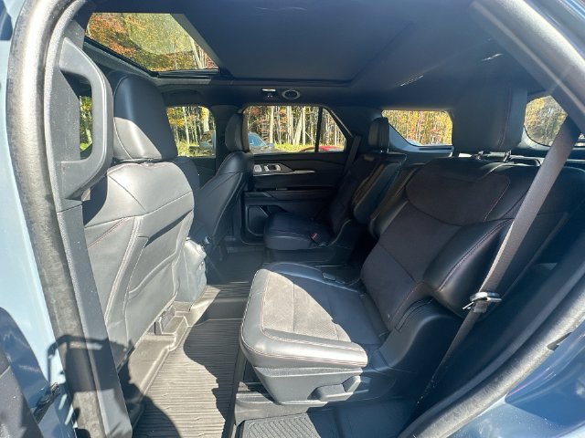 Used 2025 Ford Explorer ST AWD/4WD image 36