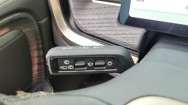 Used 2024 Rivian R1S Adventure image 45