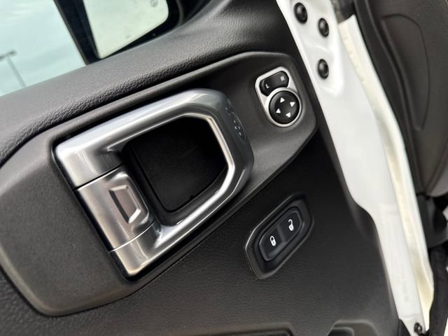 Used 2023 Jeep Gladiator Sport image 11