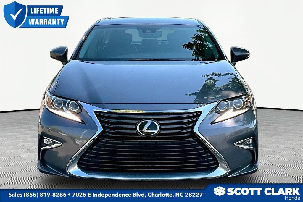 Used 2017 Lexus ES 350 w/ Luxury Package FWD image 2