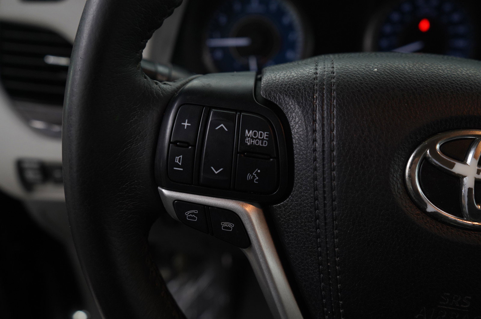 Used 2017 Toyota Sienna XLE image 18