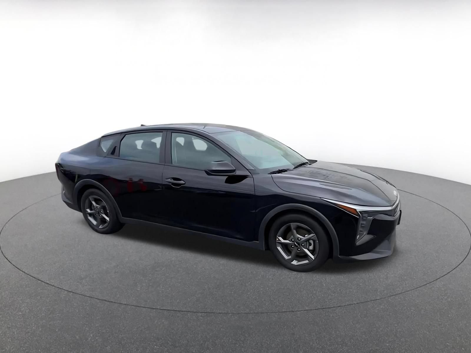 Used 2025 Kia K4 FWD image 2