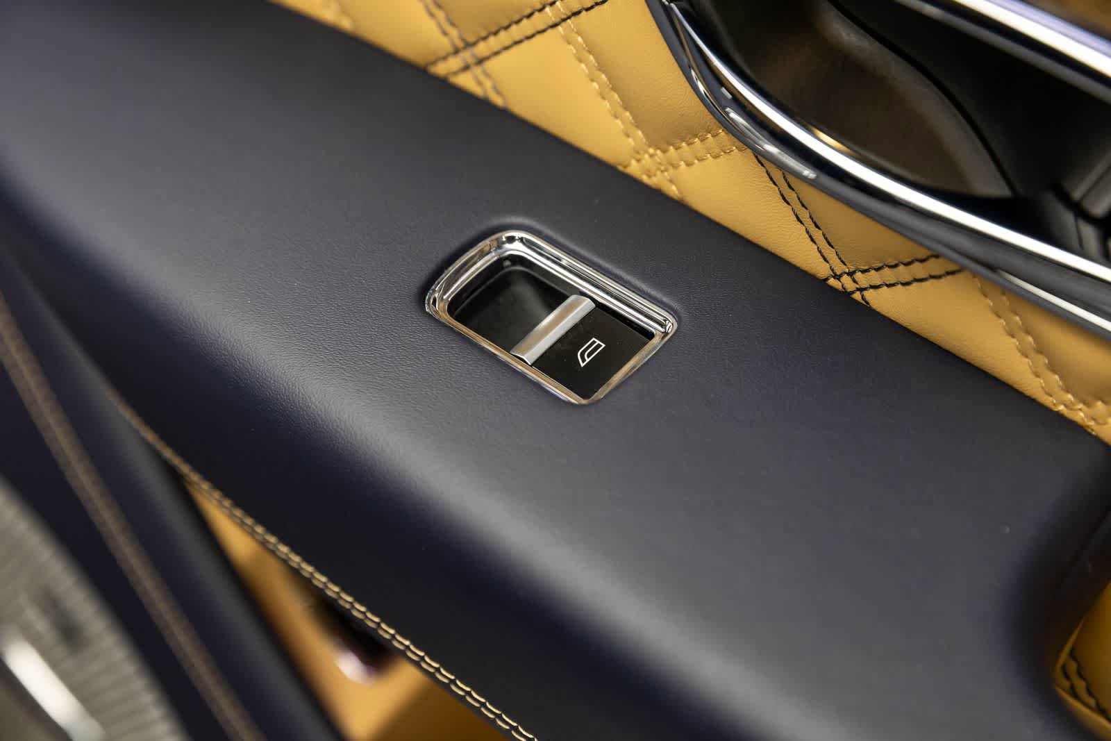 Used 2021 Bentley Bentayga image 53