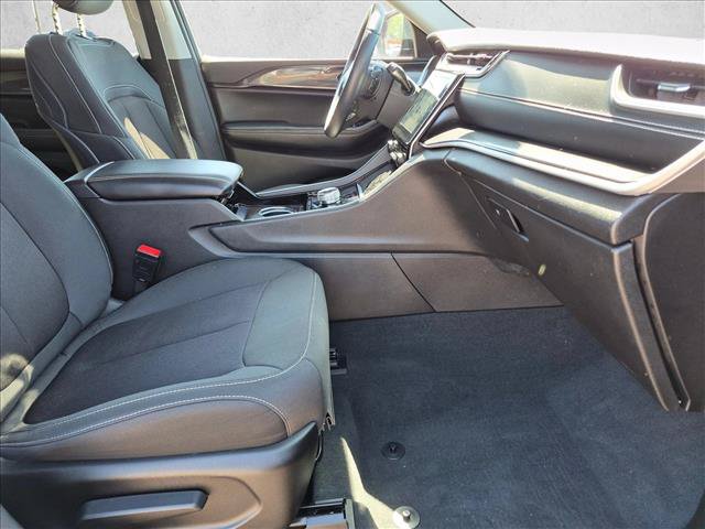 Used 2022 Jeep Grand Cherokee L Laredo w/ Luxury Tech Group I AWD/4WD image 21