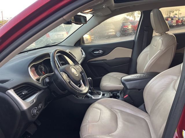 Used 2016 Jeep Cherokee Limited image 7