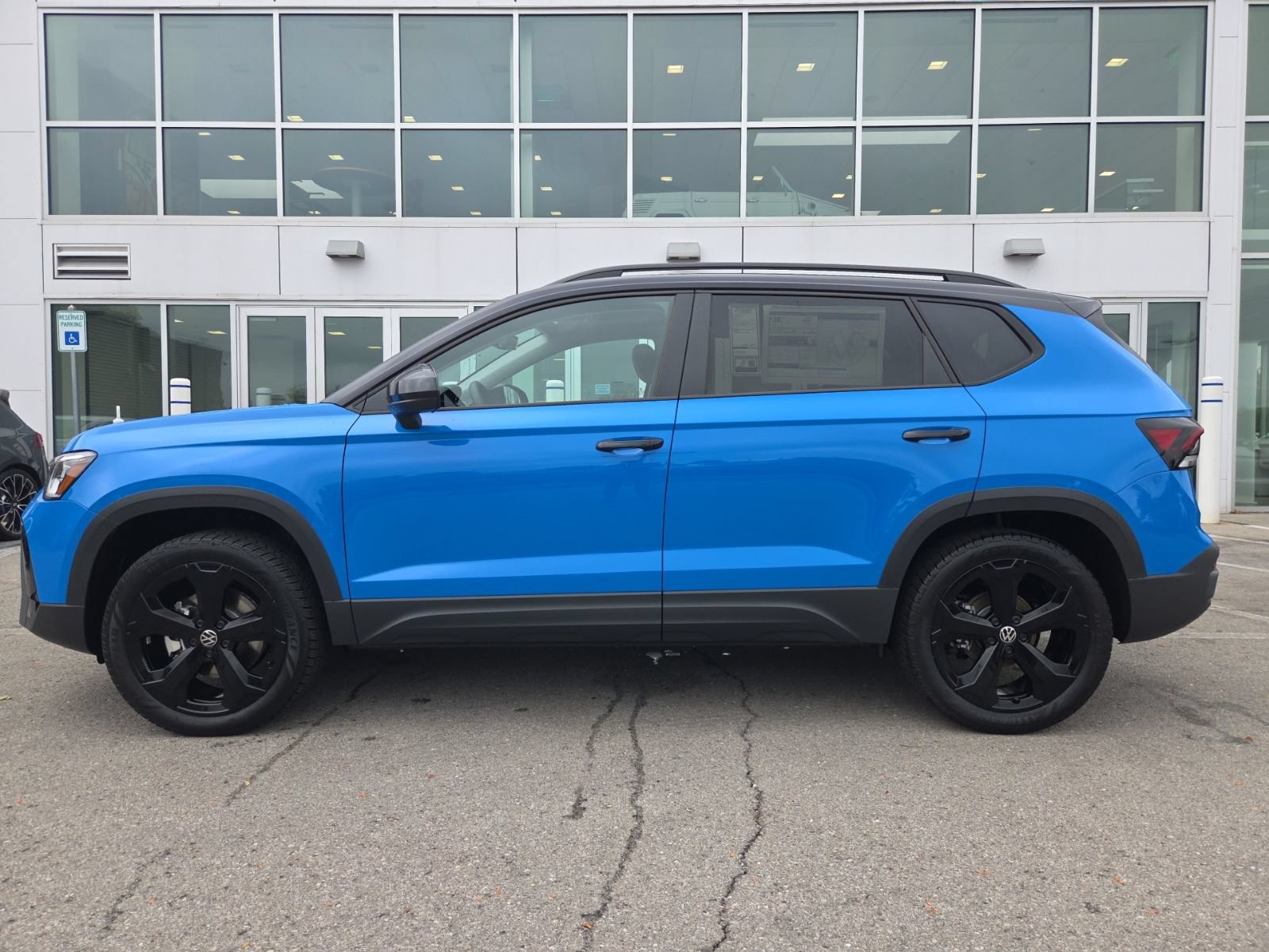 New 2027 Volkswagen Taos SE AWD/4WD image 11