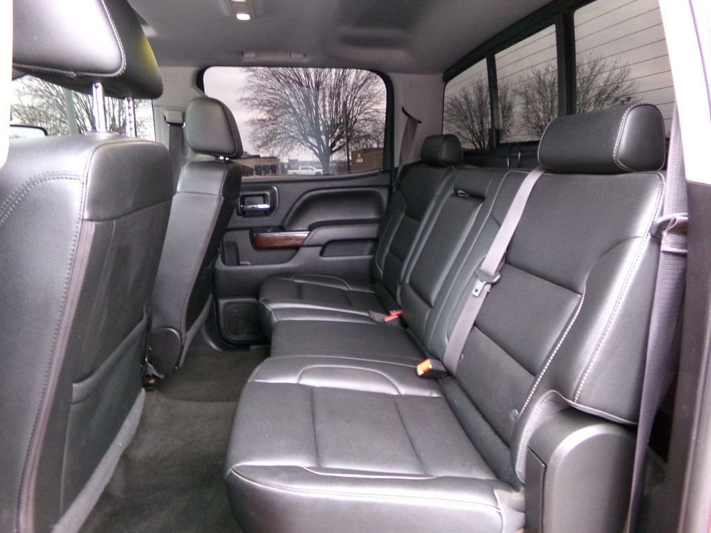 Used 2017 GMC Sierra 2500 SLT w/ Duramax Plus Package image 11