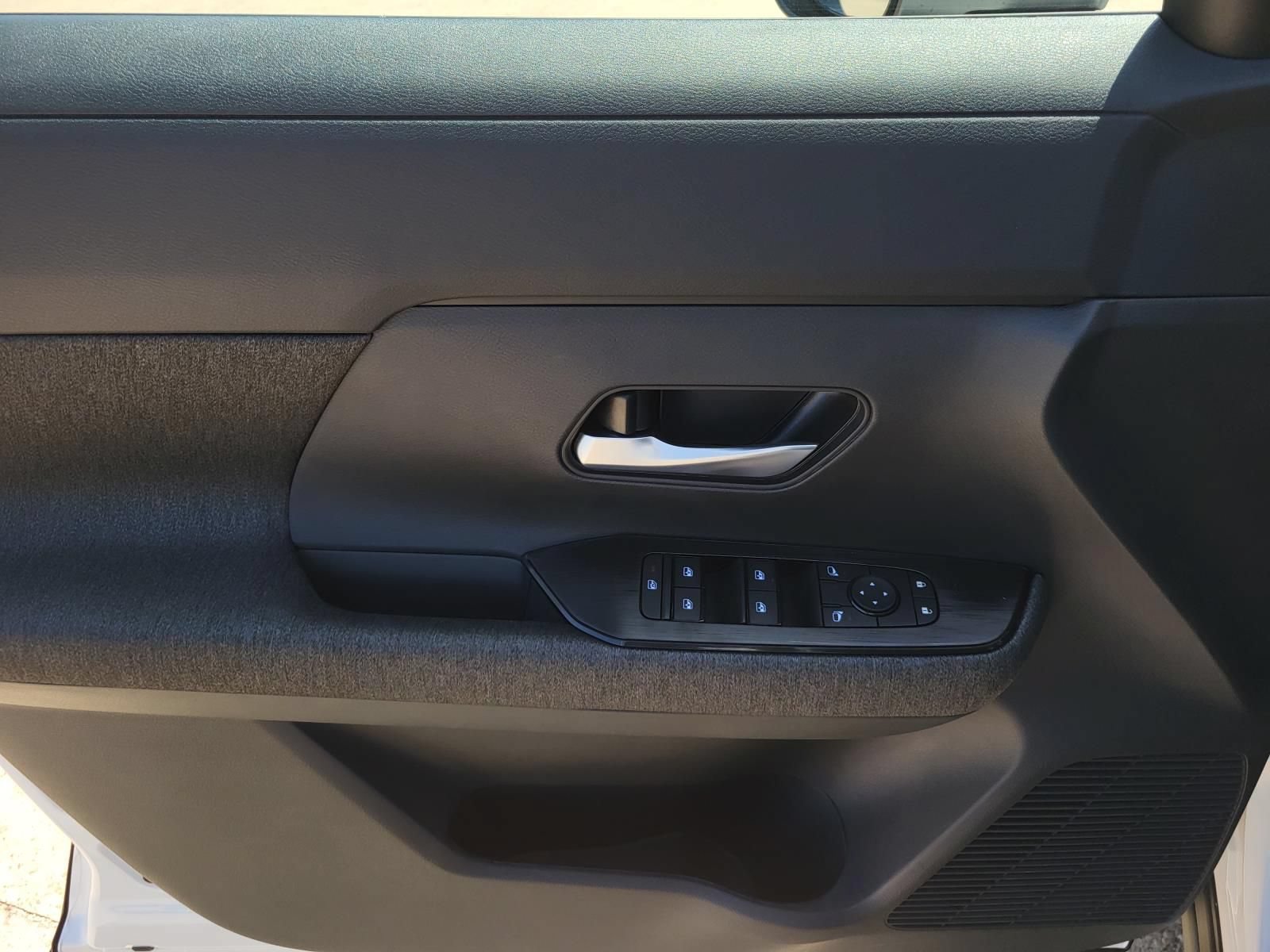 New 2026 Nissan Kicks SV w/ Cold Weather Package FWD image 15