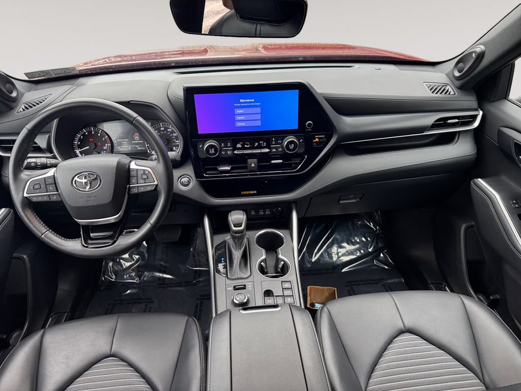 Used 2023 Toyota Highlander XSE AWD/4WD image 10