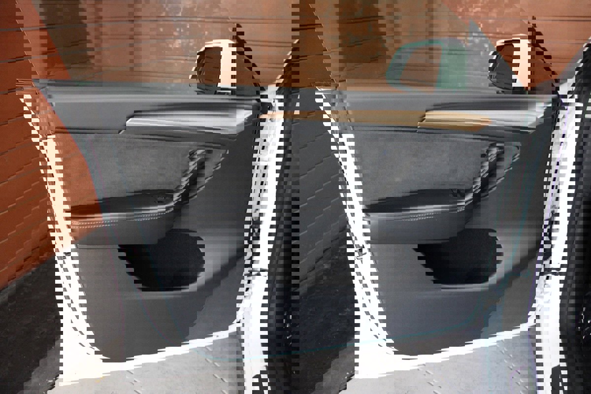 Used 2022 Tesla Model Y Long Range image 46