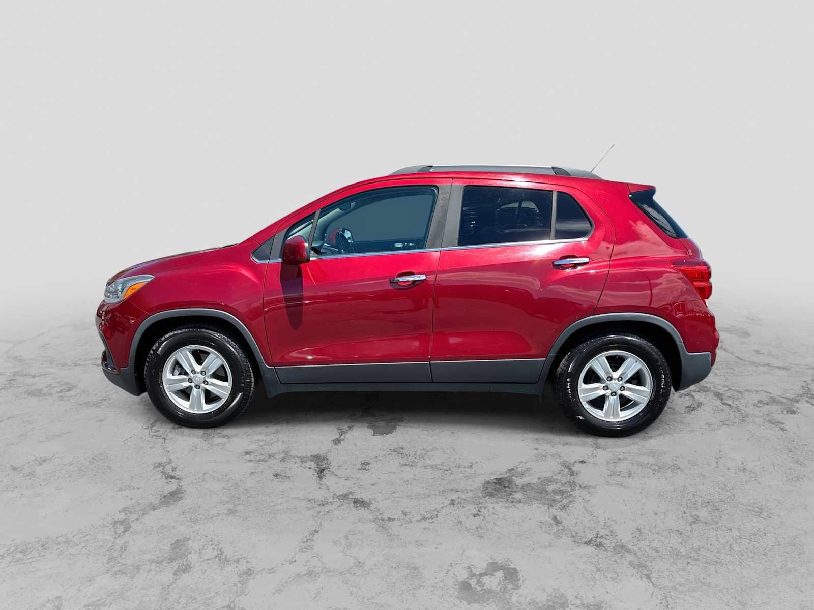 Used 2018 Chevrolet Trax LT w/ LT Convenience Package FWD image 5