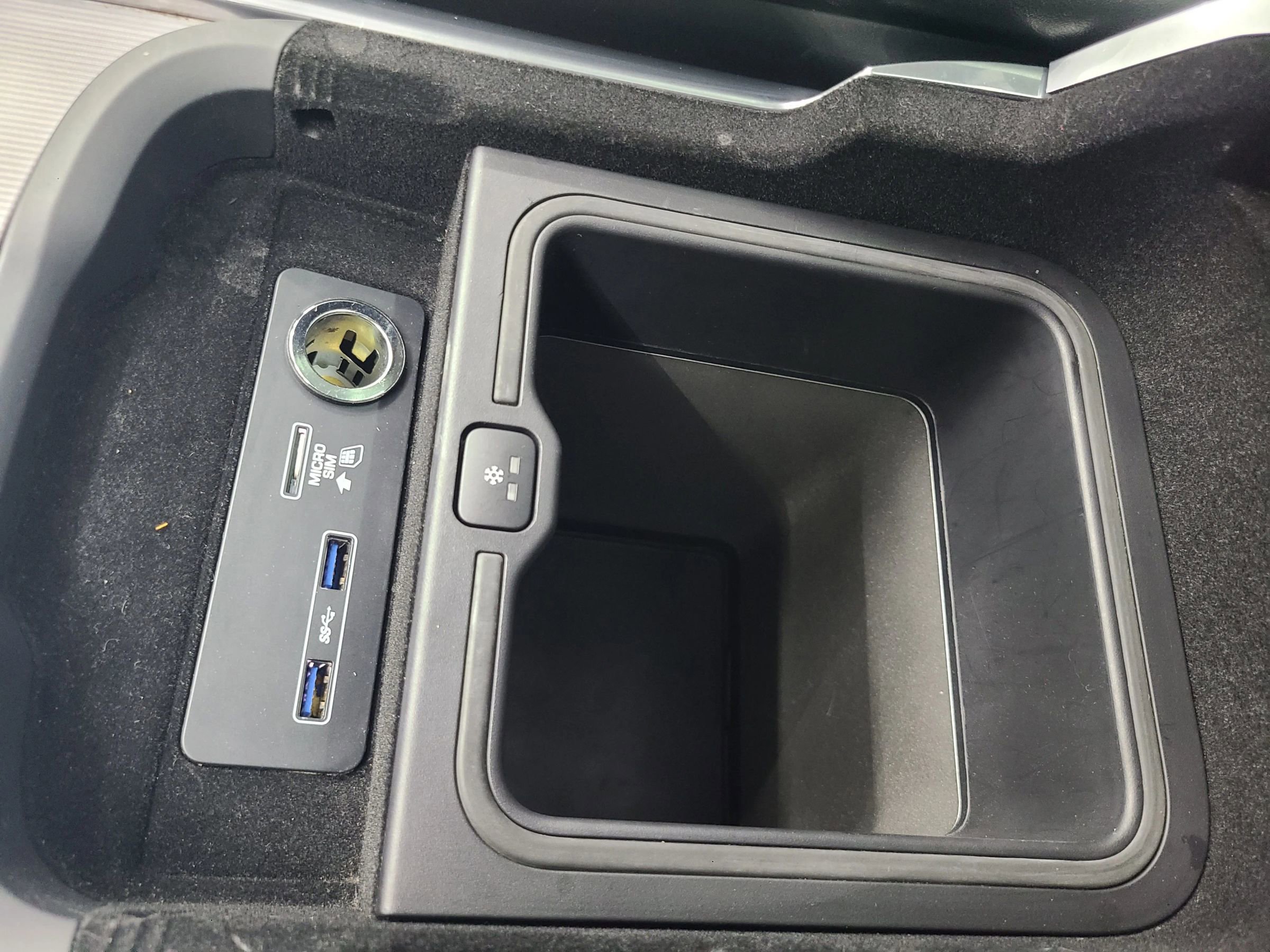 Used 2020 Land Rover Range Rover Sport HSE image 36