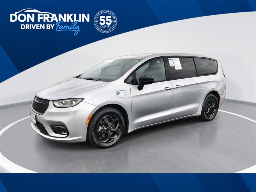 Used 2023 Chrysler Pacifica Limited w/ S Appearance Package