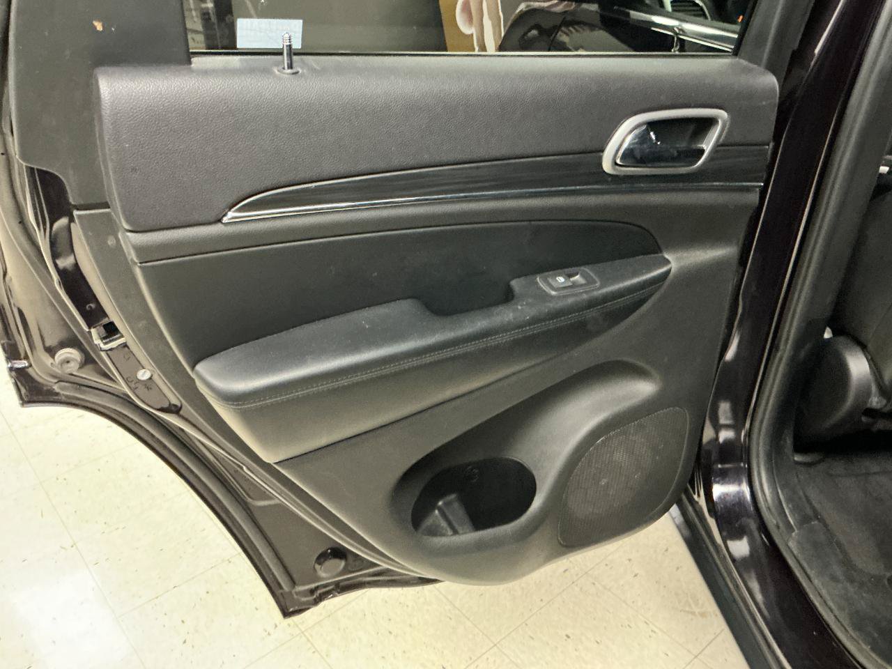 Used 2019 Jeep Grand Cherokee Limited AWD/4WD image 22