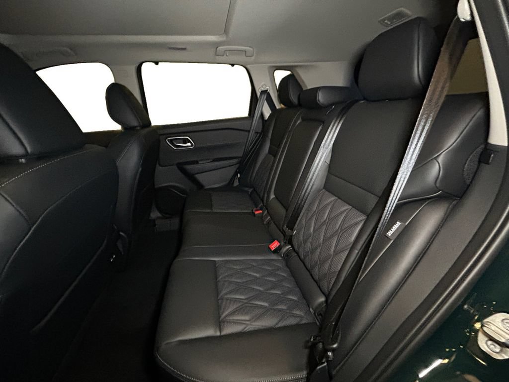 New 2026 Nissan Rogue Platinum AWD/4WD image 13